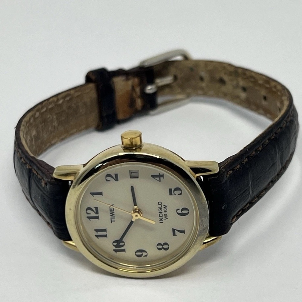 Vintage Timex Womens Watch Indiglo Date Leather Band White Dial Ladies WR30M K7